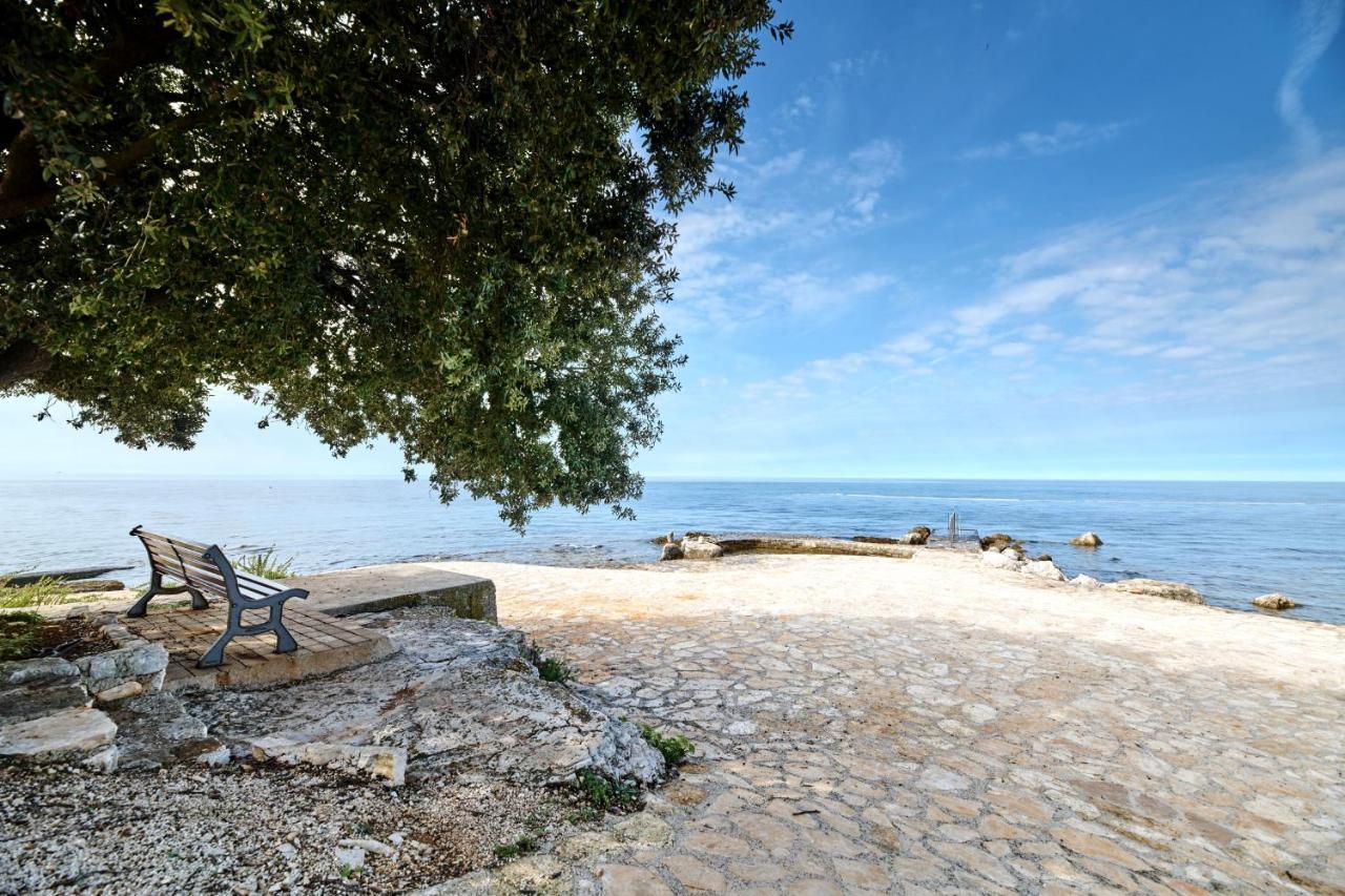 Camping Ulika Mobile Homes - Naturist Červar-Porat Exterior foto